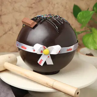 Pinata Cake (1 Pound) 🎉🍫