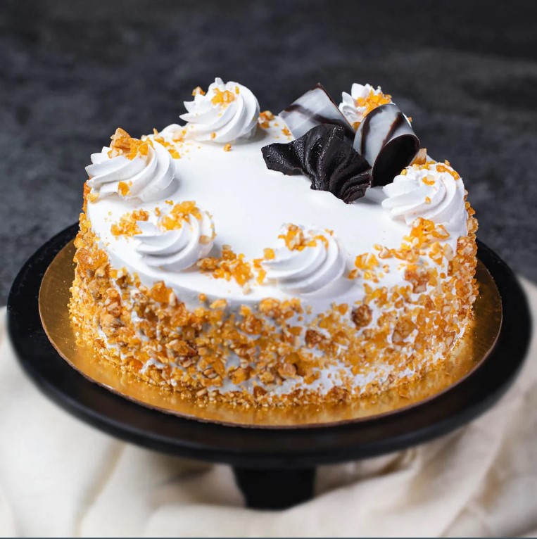 Eggless Butterscotch Cream Cake (1 Pound)
