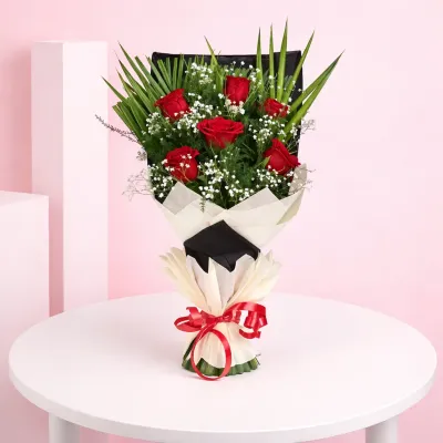 Classic 6 Red Roses Bouquet 🌹